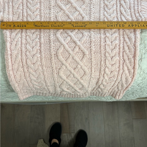 Banana Republic Chunky Cable Knit Sweater – Pink – Medium - Picture 9 of 10